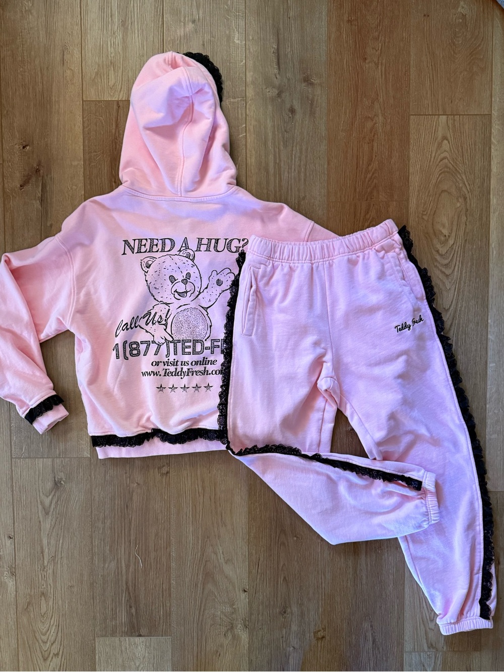 CUTEST Teddy Fresh Pink with Black Lace Trim 'Need A Hug?' Sweatsuit size M